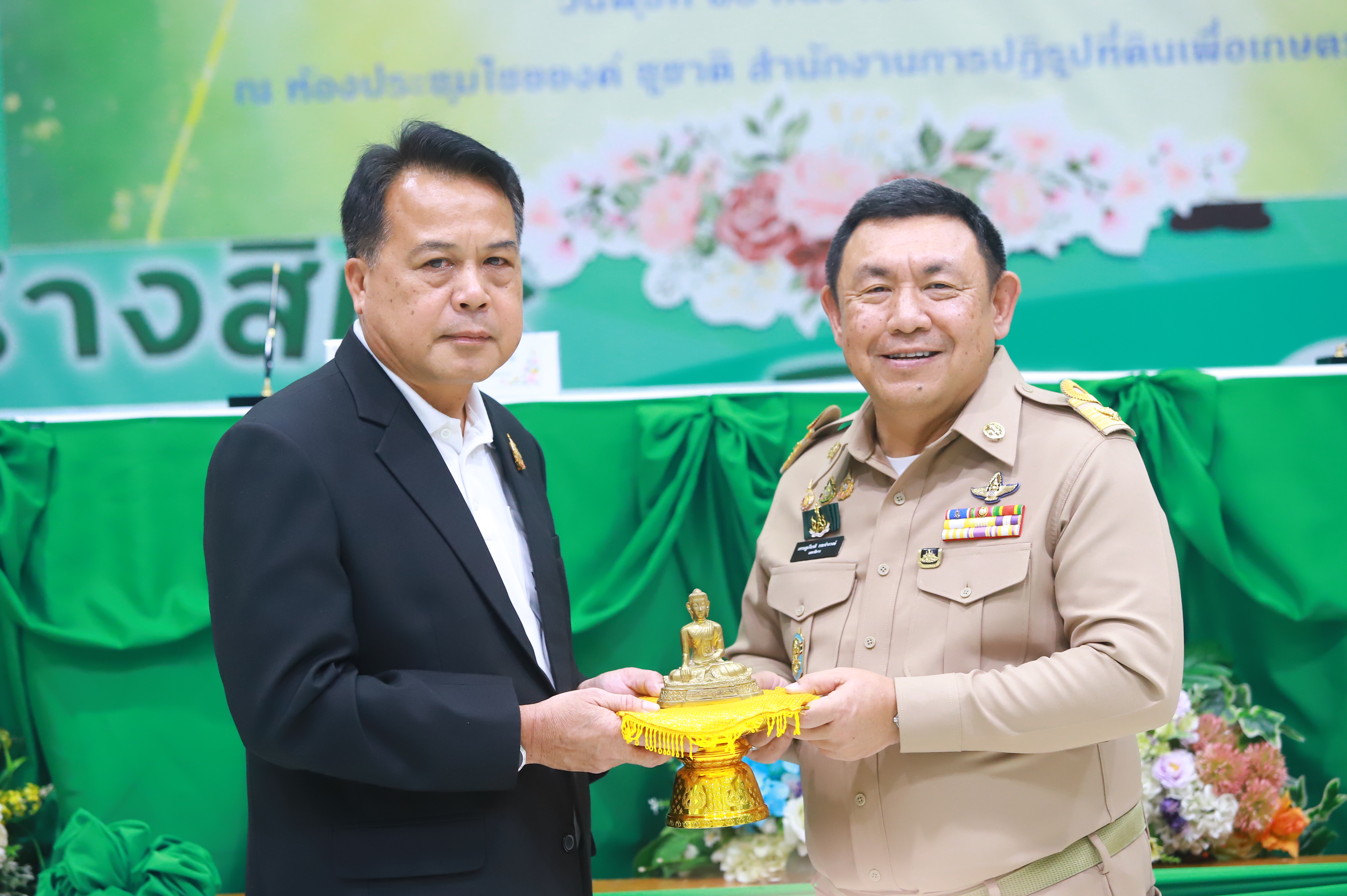 title - ส.ป.ก. จัดพิธีรับ-ส่งงานเลขาธิการฯ อย่างเป็นทางการ สานต่อภารกิจปฏิรูปที่ดินเพื่อเกษตรกรรม 